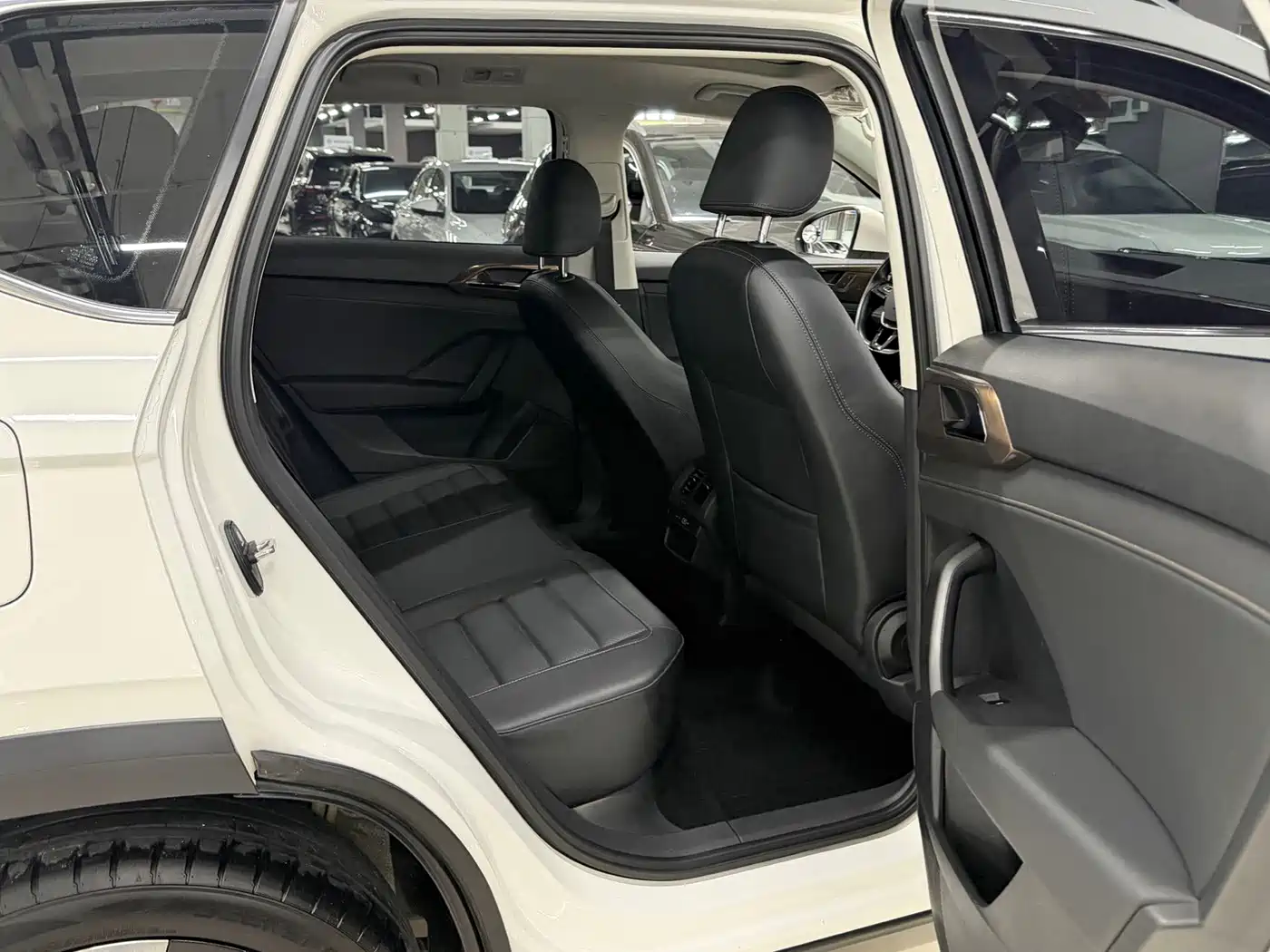 Volkswagen Tharu, миниатюра 12