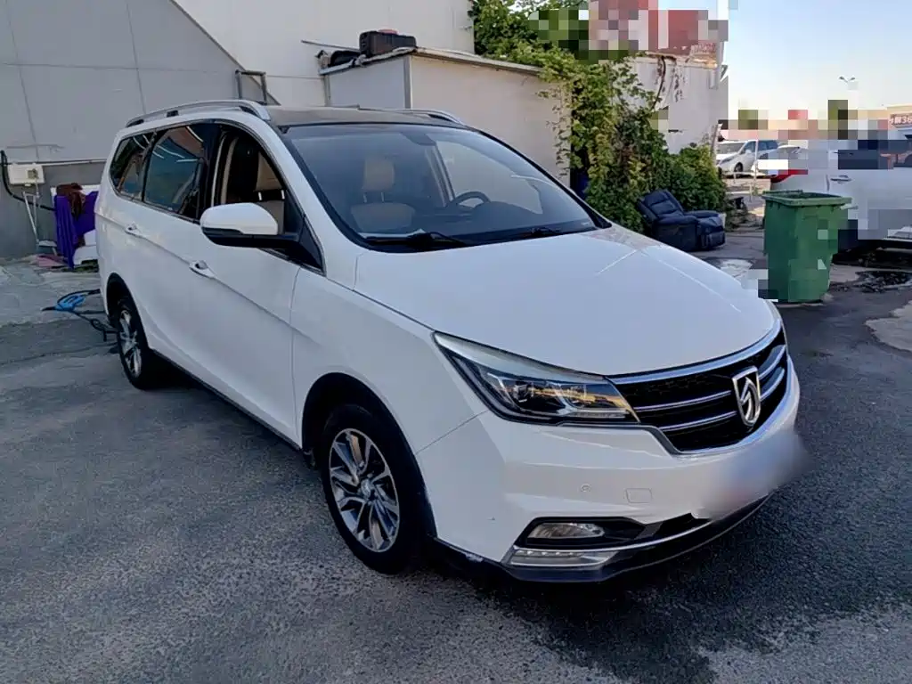 Baojun 730 2018 2017 1.5T DCT Flagship 7-seater China V