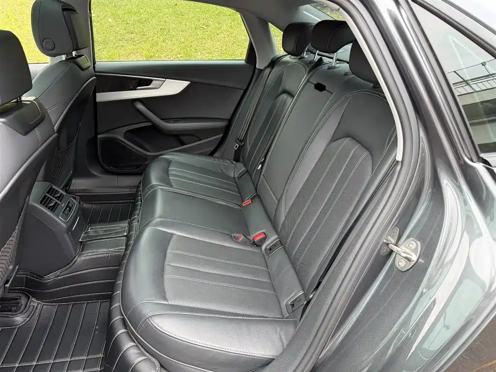 Audi A4L 2022 40 TFSI Luxury Dynamic фото 10