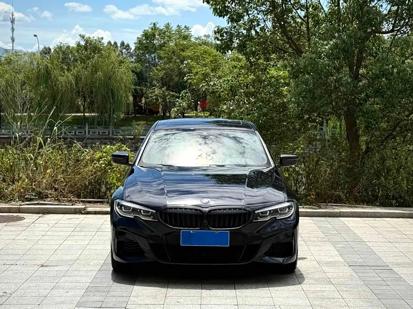 Photo 2 - BMW 3 Series
