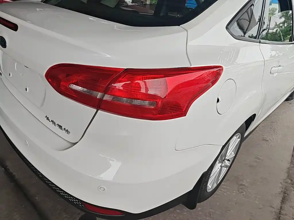 Ford Focus 2017 2015 Sedan 1.6L Automatic Trend