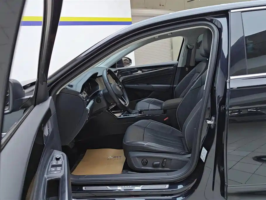 Volkswagen Passat 2023 Facelift 330TSI Elite Edition фото 9
