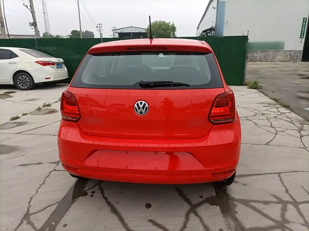 Volkswagen Polo 2016 1.4L Automatic Trend фото 6