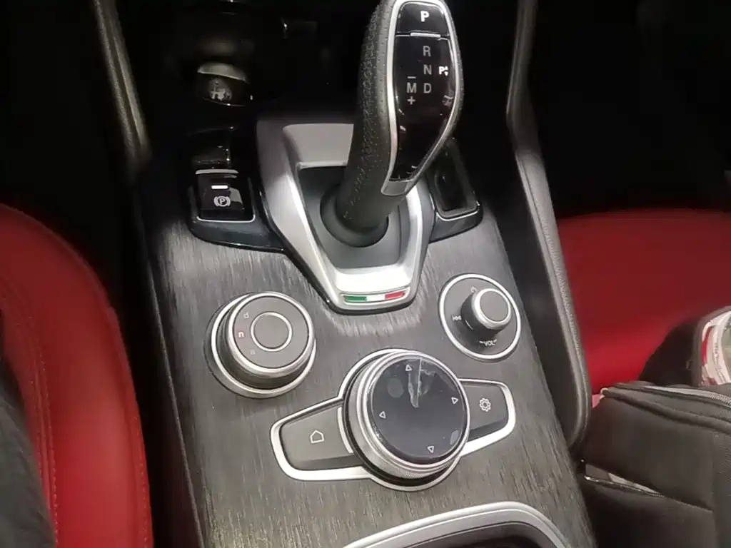 Alfa Romeo Giulia 2021 2021 2.0T 280HP Luxury
