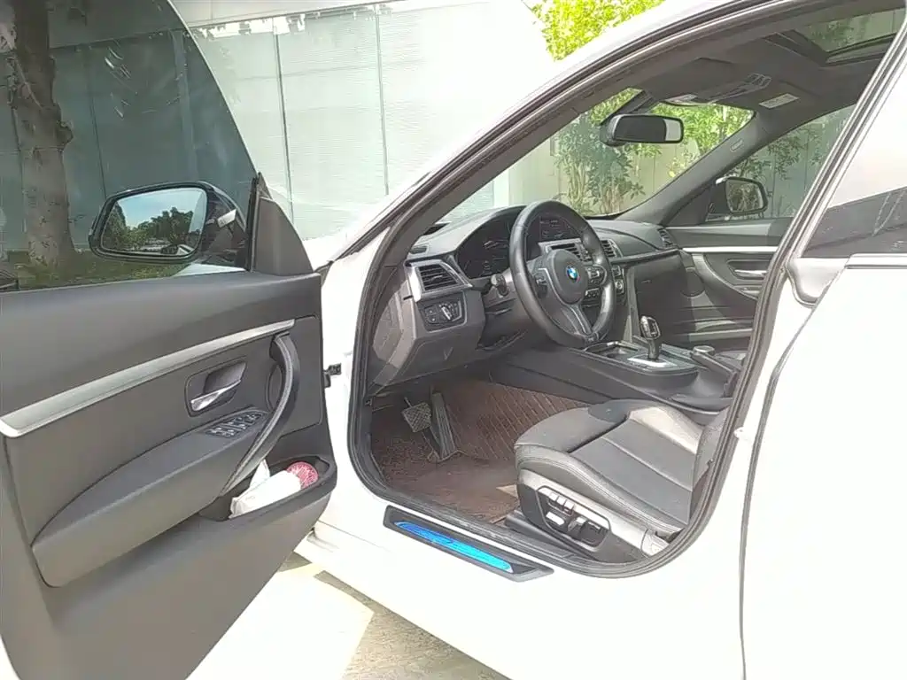 BMW 3 Series GT 2019 320i M Sport Package фото 16