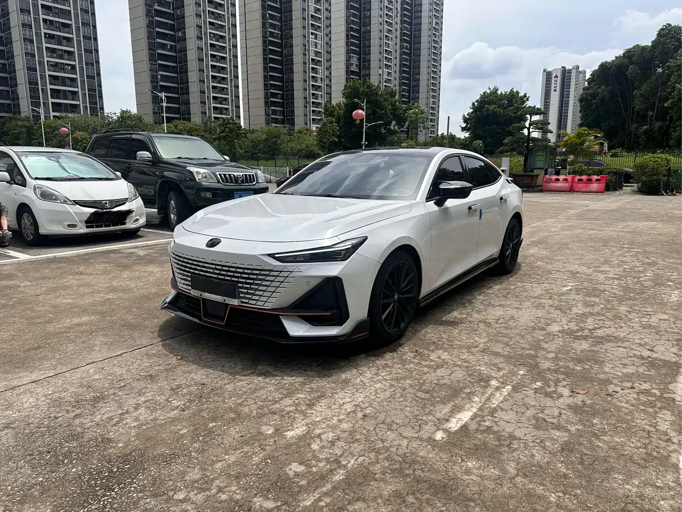 Фото 3 - Changan UNI-V