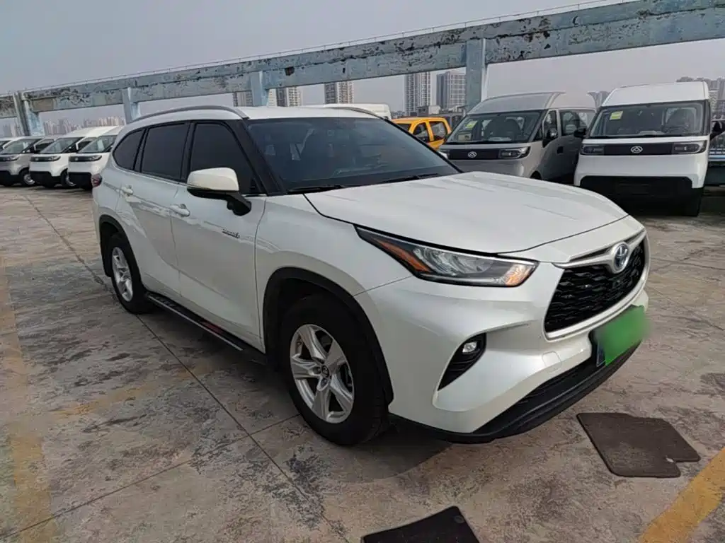 Photo 4 - Toyota Highlander