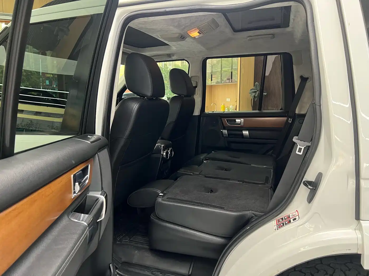 Land Rover Discovery 2012 5.0 V8 HSE фото 25