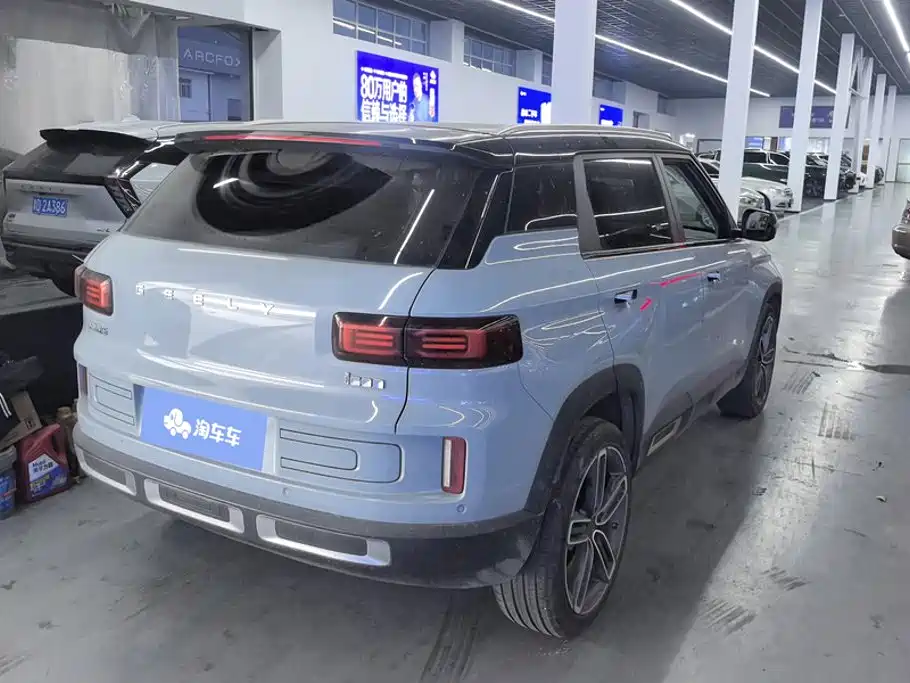 Фото 3 - Geely ICON