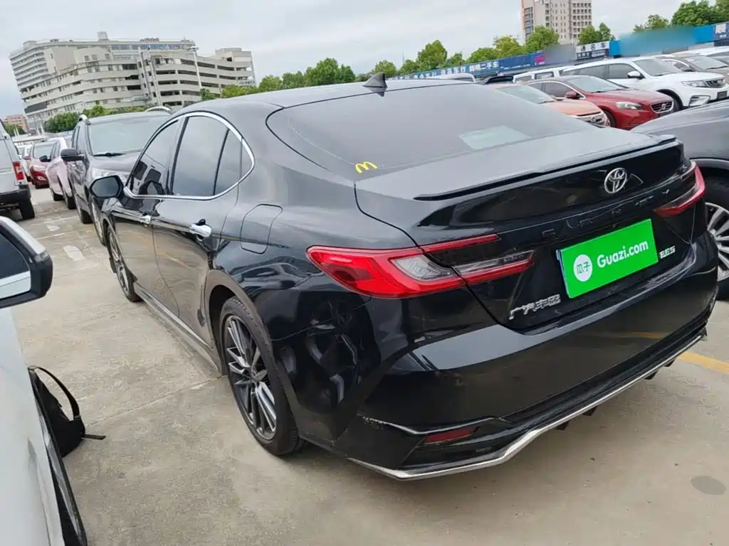 Фото 5 - Toyota Camry