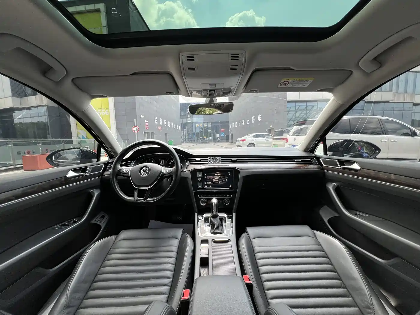 Volkswagen Magotan 2019 330TSI DSG Luxury Class China VI фото 8