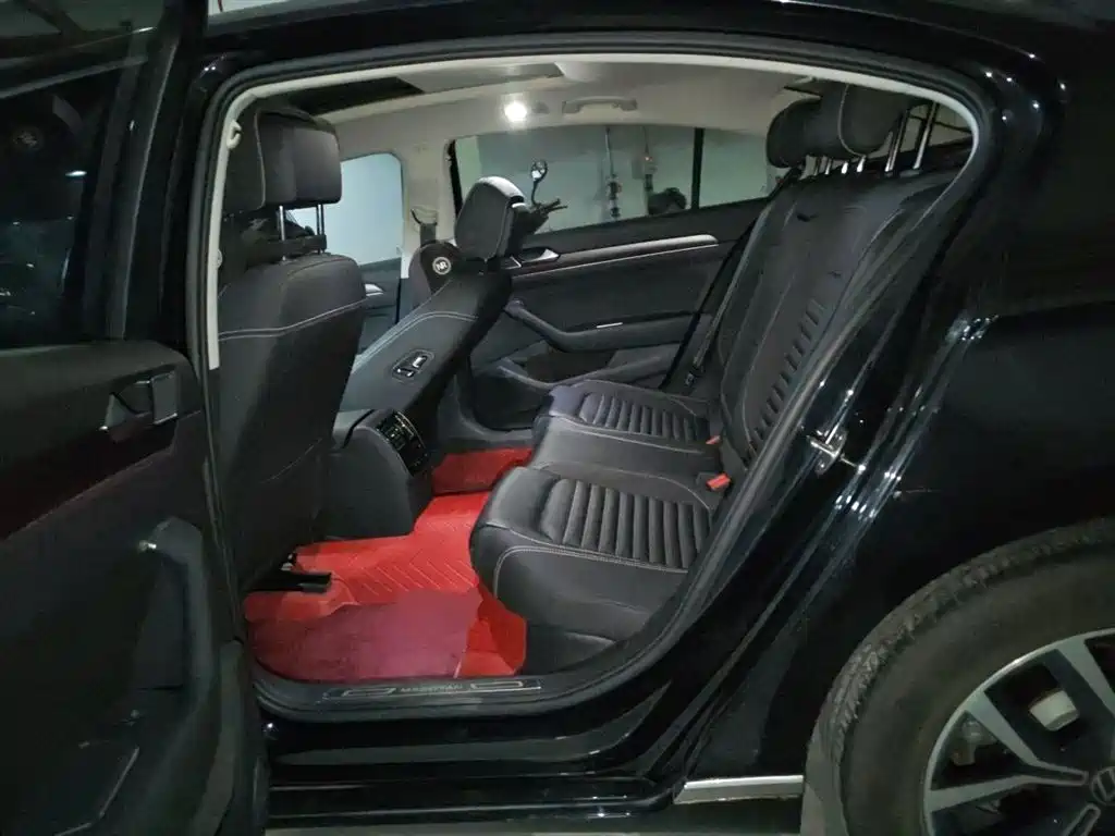Volkswagen Magotan 2020 330TSI DSG Leading фото 14