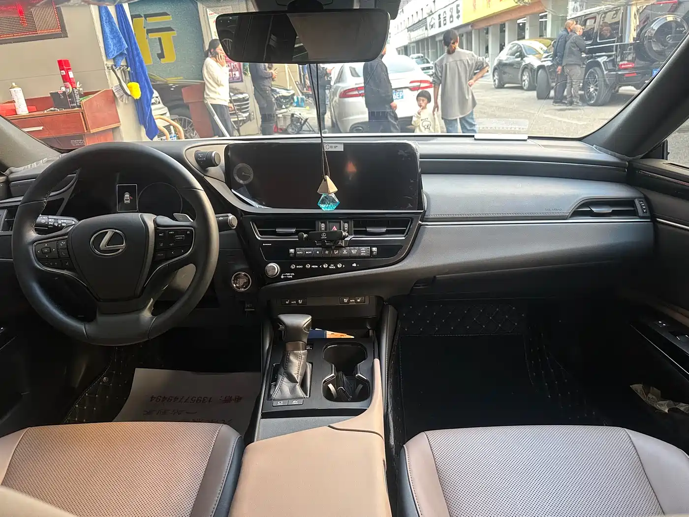 Lexus ES 2022 300h Excellence Edition фото 7