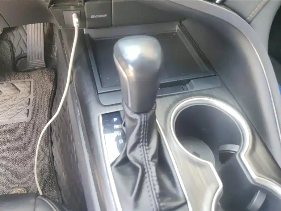 Toyota Camry 2021 2.0G Luxury Edition фото 16