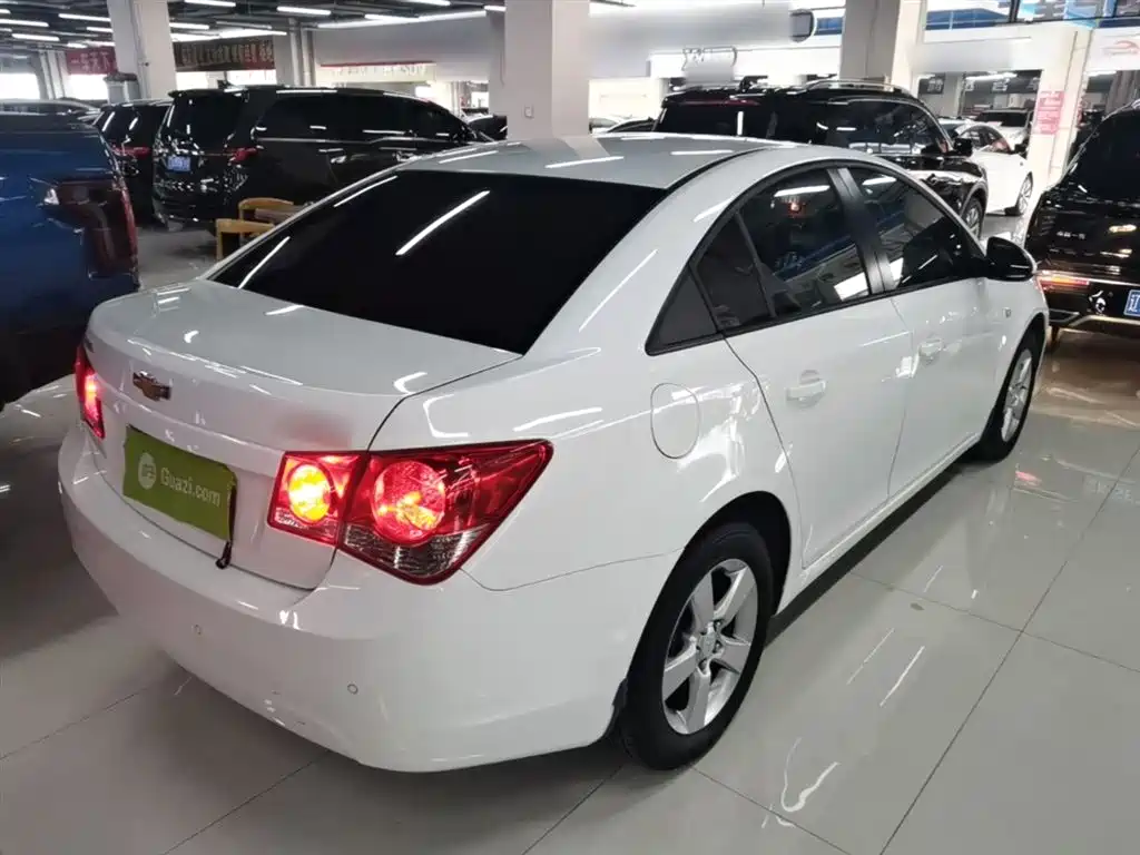 Chevrolet Cruze 2014 1.6L SL Million Commemorative Edition MT фото 7