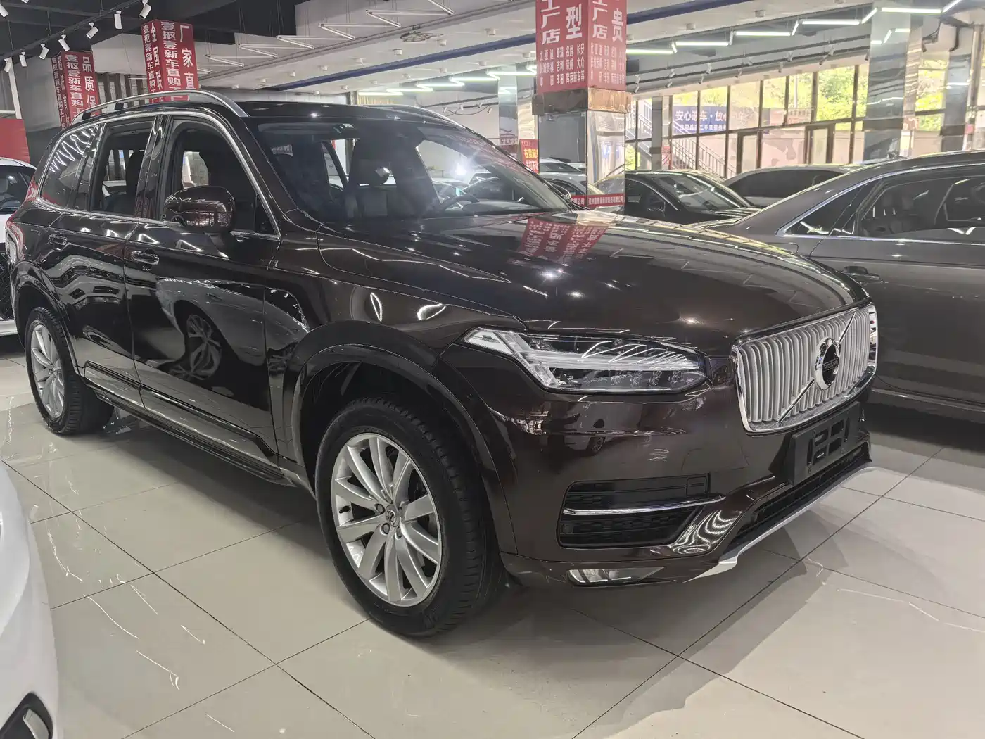 Volvo XC90 2018 T6 Momentum 5-seater фото 3