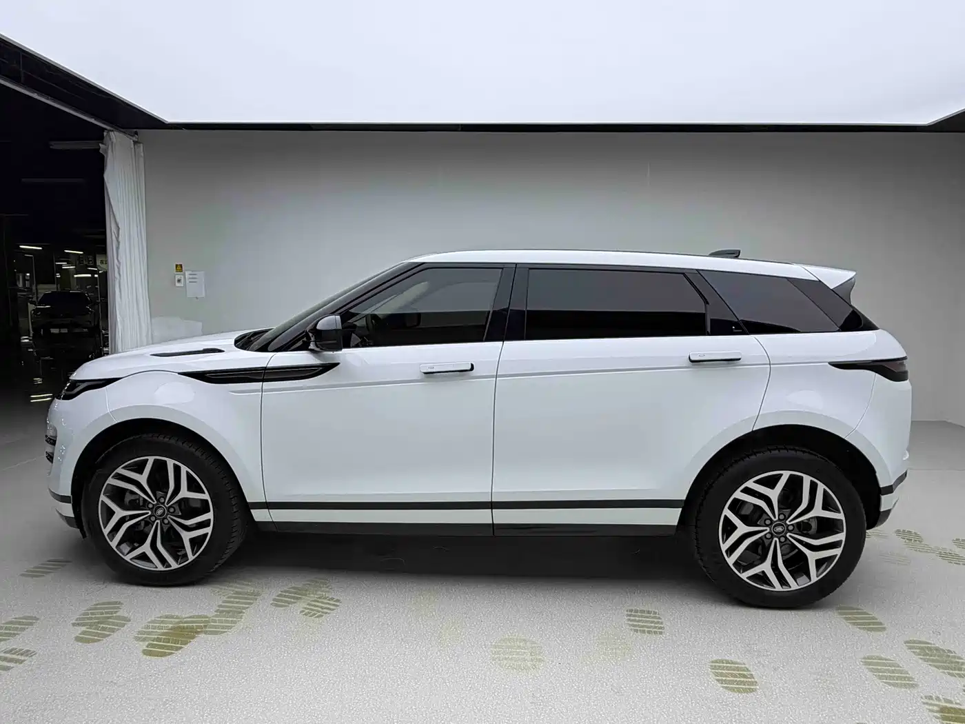 Land Rover Range Rover Evoque 2025 2024 Range Rover Evoque L 249PS Light Master Edition