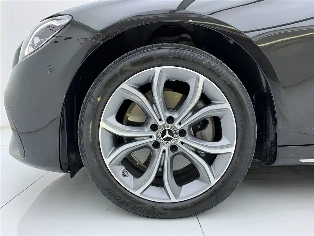 Mercedes-Benz E-Class 2023 E 300 L Sport Fashion фото 6