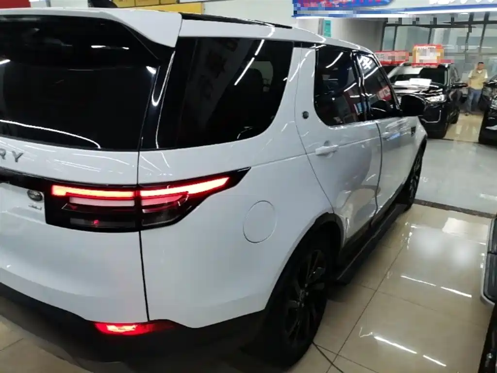 Land Rover Discovery 2019 3.0 SC V6 SE фото 7