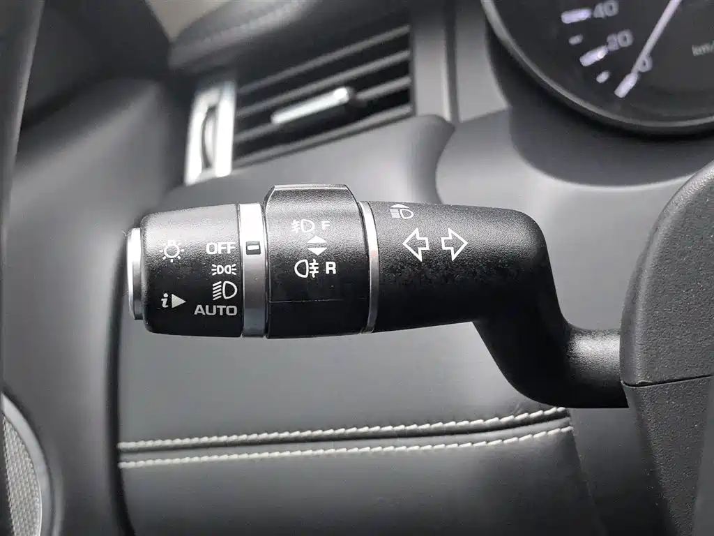 Land Rover Range Rover Evoque (Import) 2012 2.0T 5-door Premium Edition фото 21