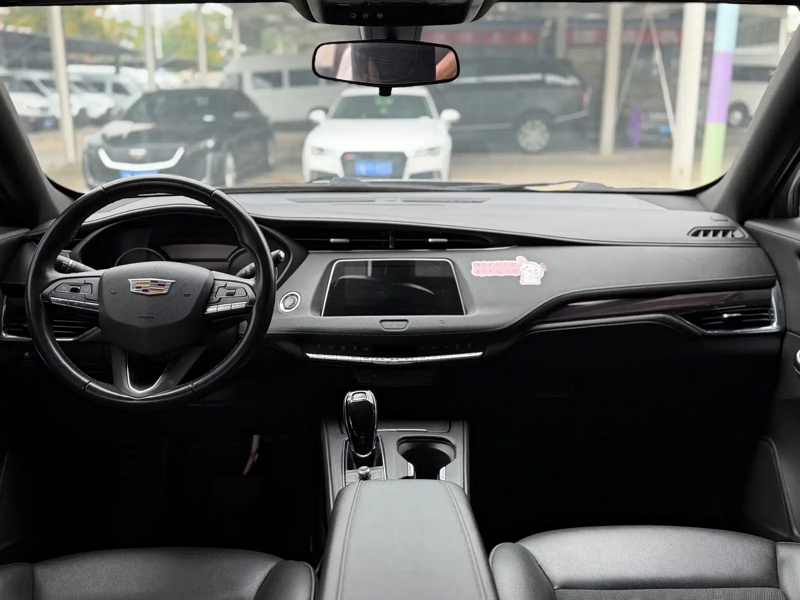 Photo 16 - Cadillac XT4
