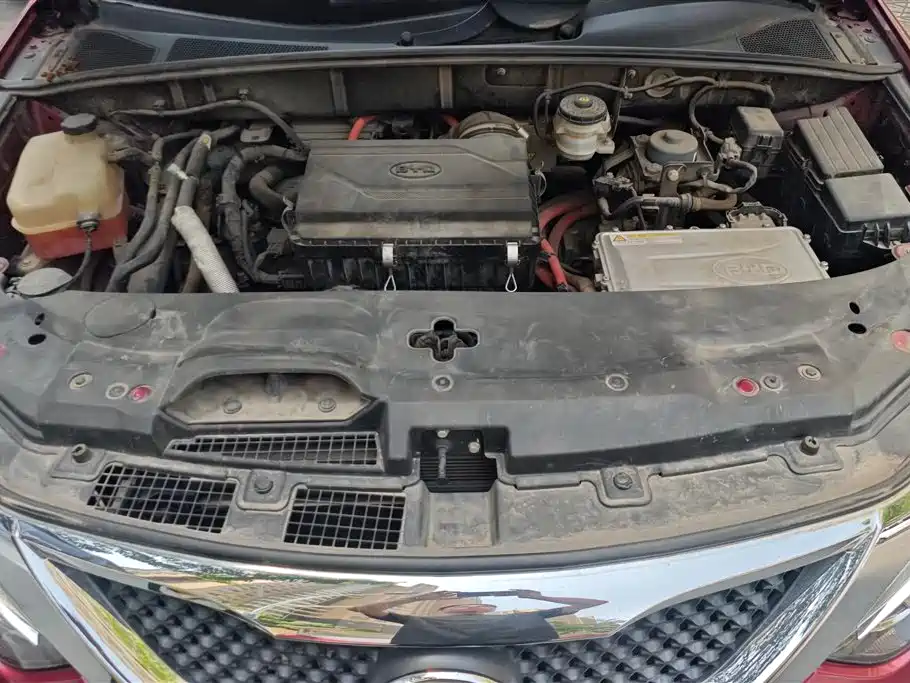 BYD Tang New Energy 2015 2.0T 4WD Flagship фото 10