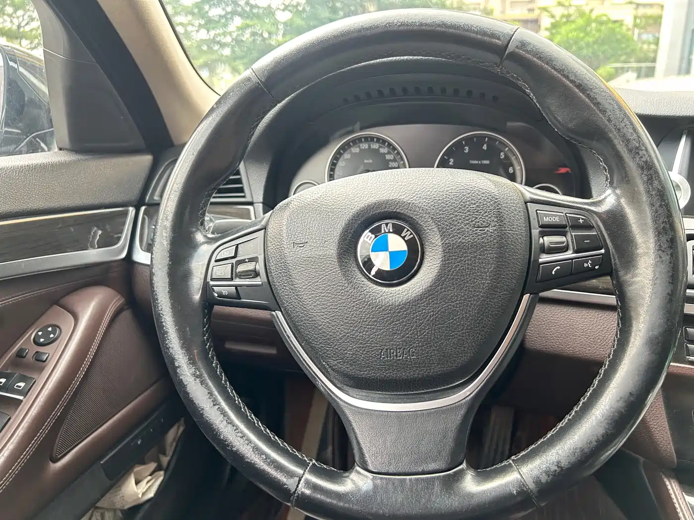 BMW 5 Series 2014 525Li Luxury Design Package фото 13
