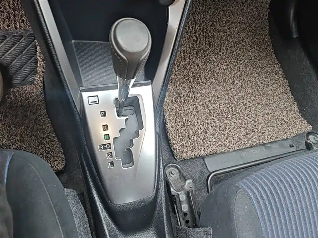 Toyota YARiS L Zhi Xuan 2014 1.5G Automatic Dynamic Edition фото 14