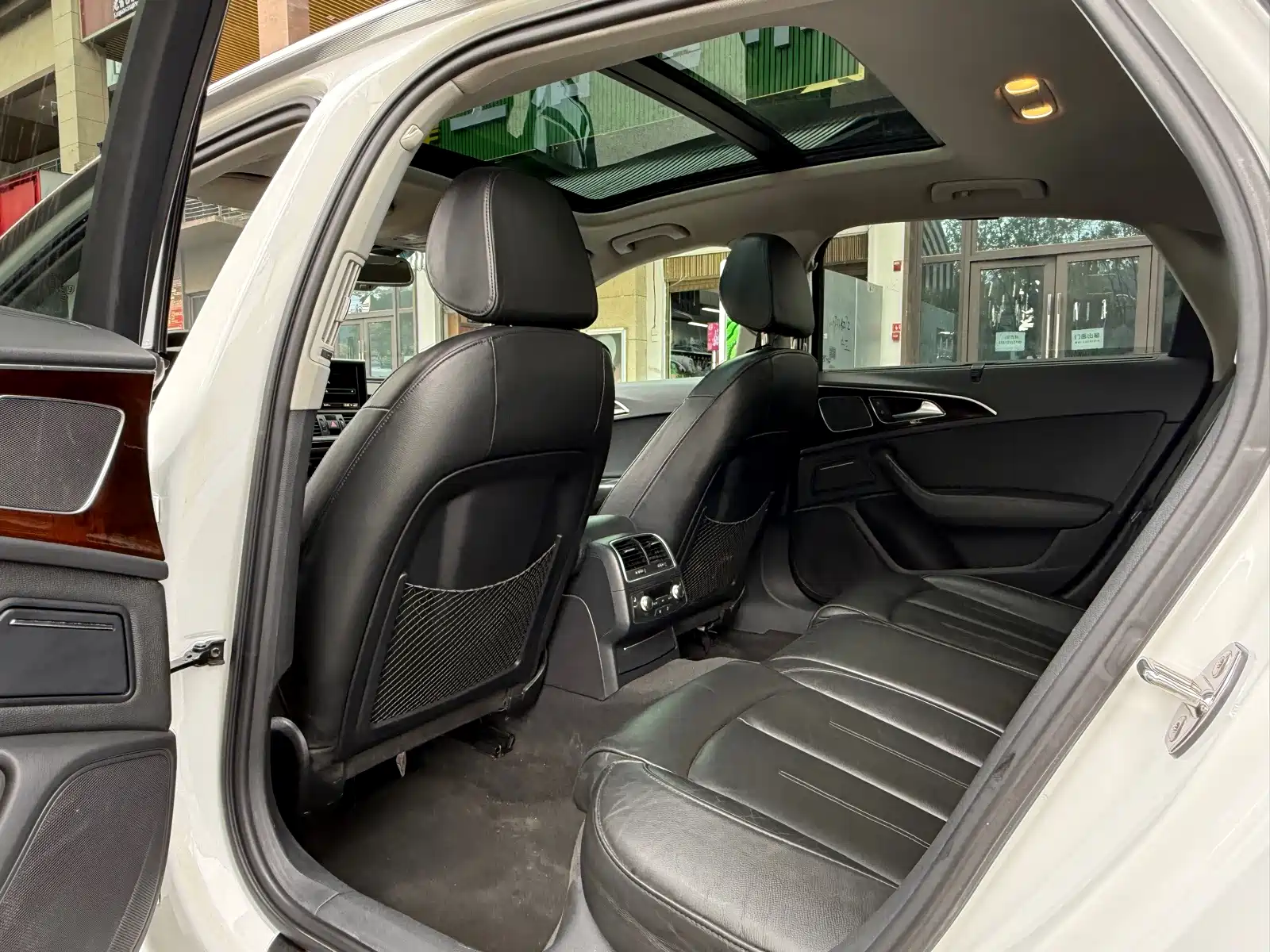 Фото 6 - Audi A6L