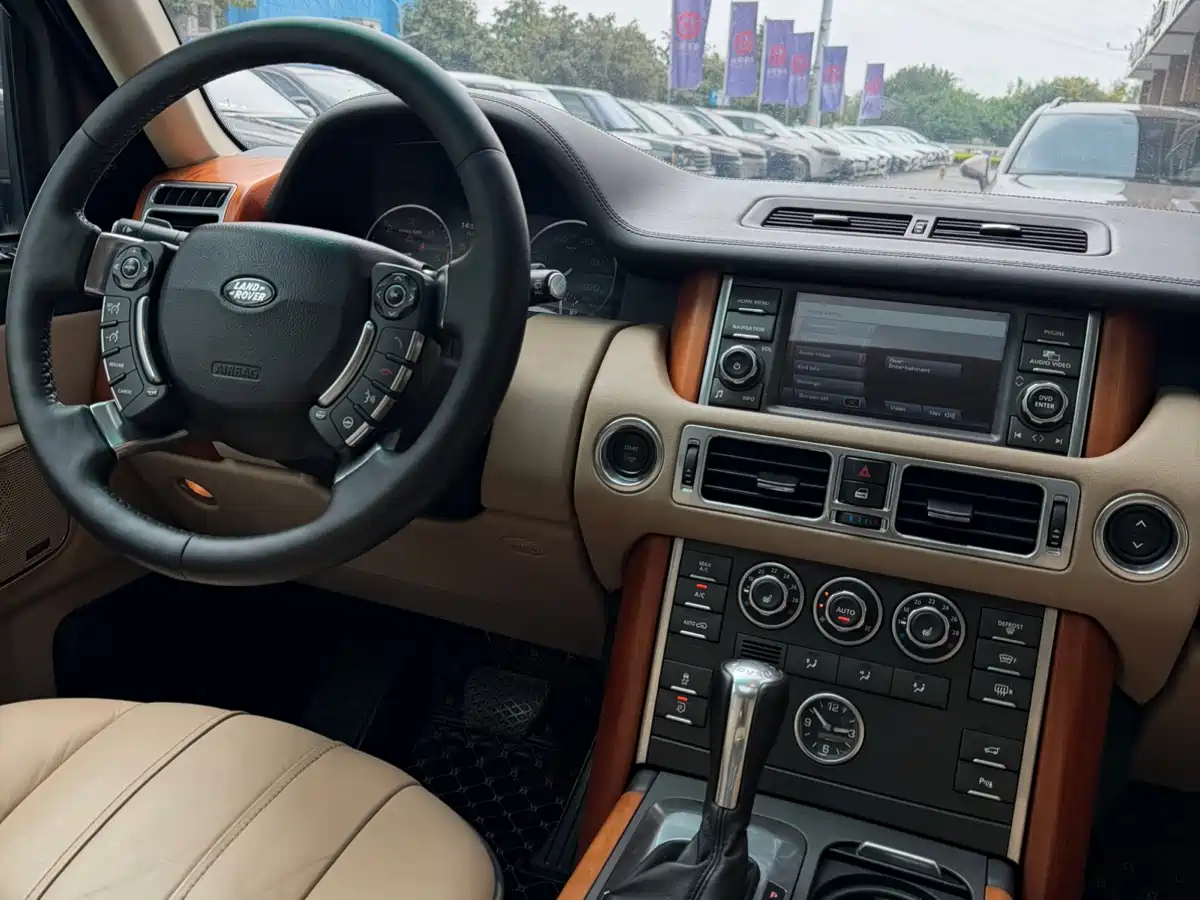 Land Rover Range Rover 2011 3.6 TDV8 фото 10