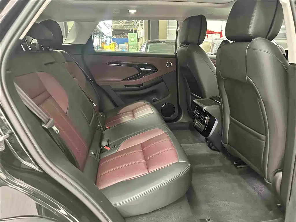 Land Rover Range Rover Evoque 2026 2024 Range Rover Evoque L 249PS Light Master Edition