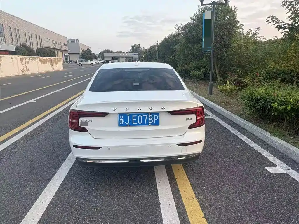 Volvo S60 2025 2025 B4 Smart Luxury Edition