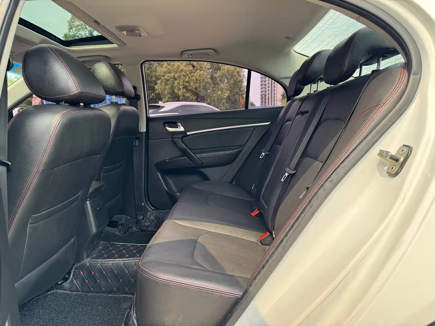 Geely Emgrand 2015 2015 Sedan 1.3T CVT Upward Edition