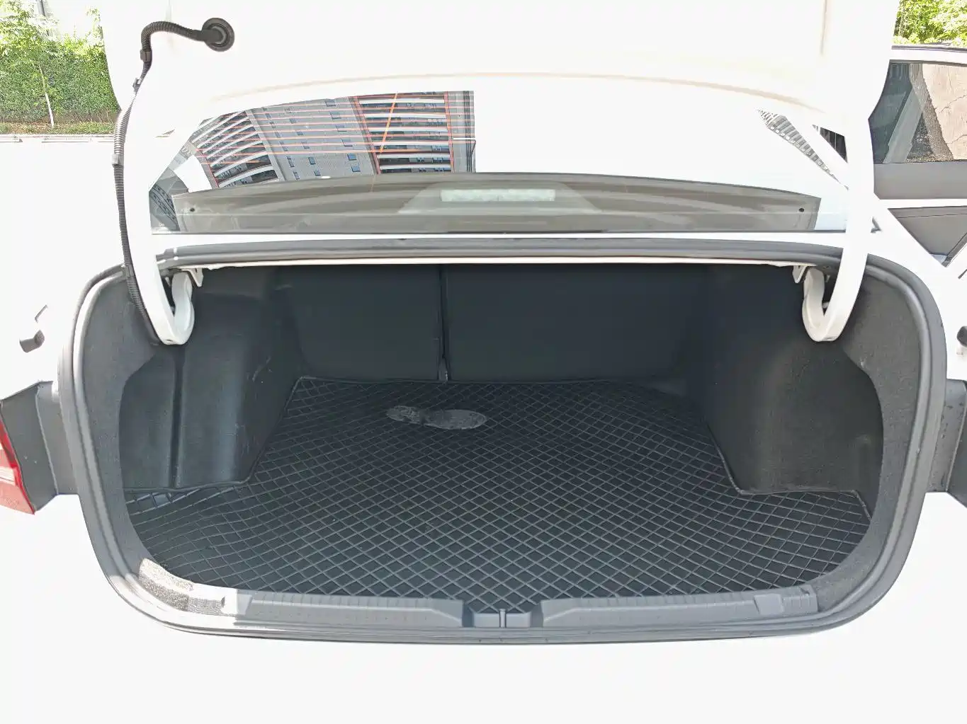Volkswagen Lavida 2024 Model 1.5L Automatic Starlight 5 Million Edition фото 16