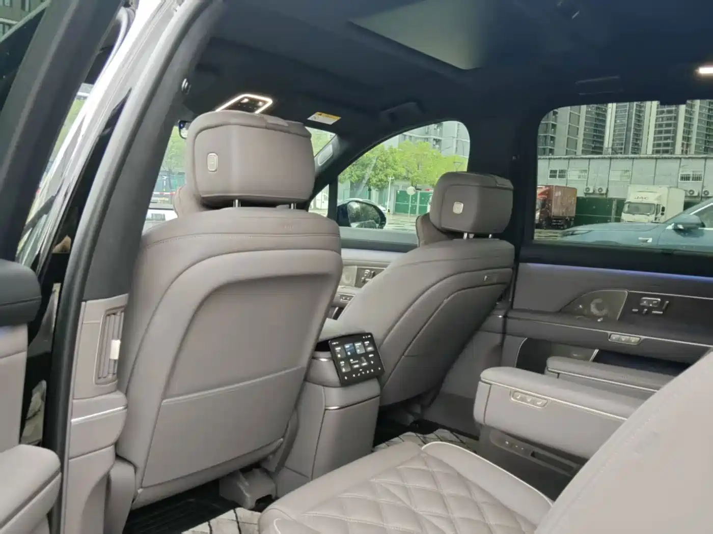 NIO ES8 2026 2025 Model 6-Seat Executive Luxury Edition