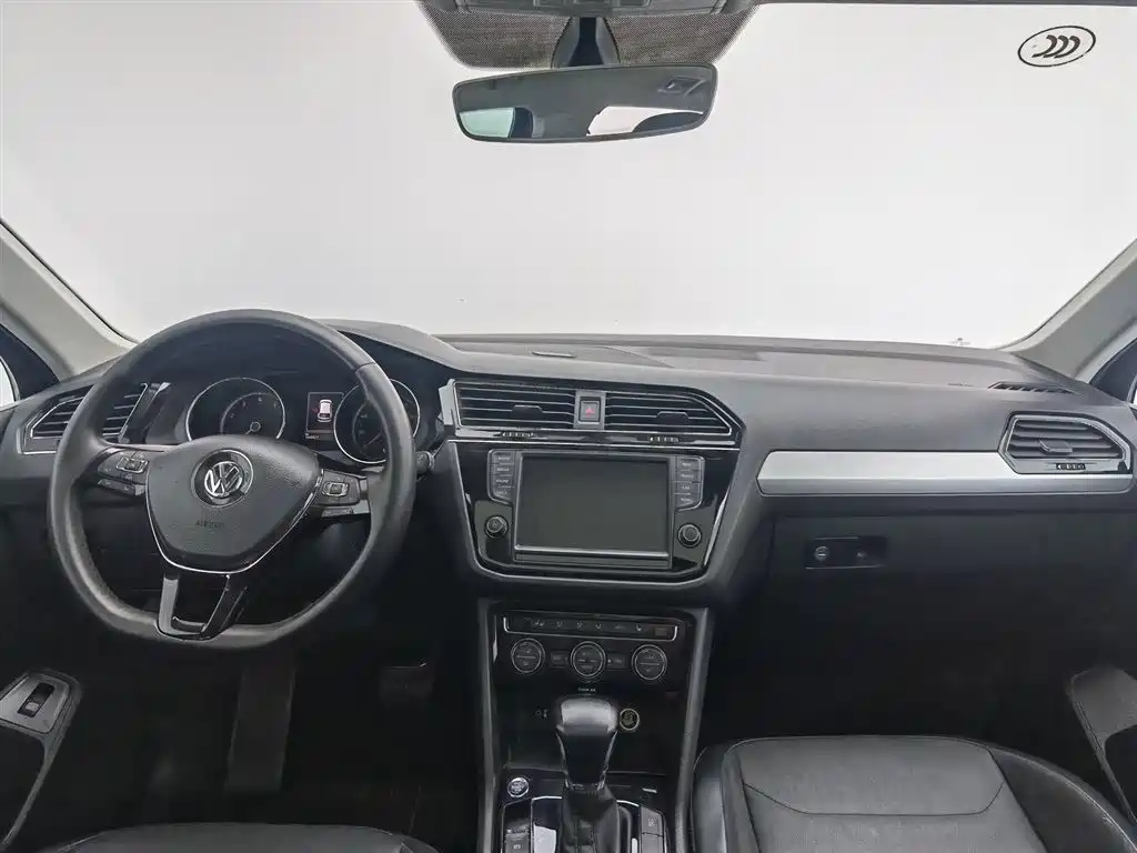 Volkswagen Tiguan L 2017 380TSI Automatic 4WD Luxury Edition фото 5