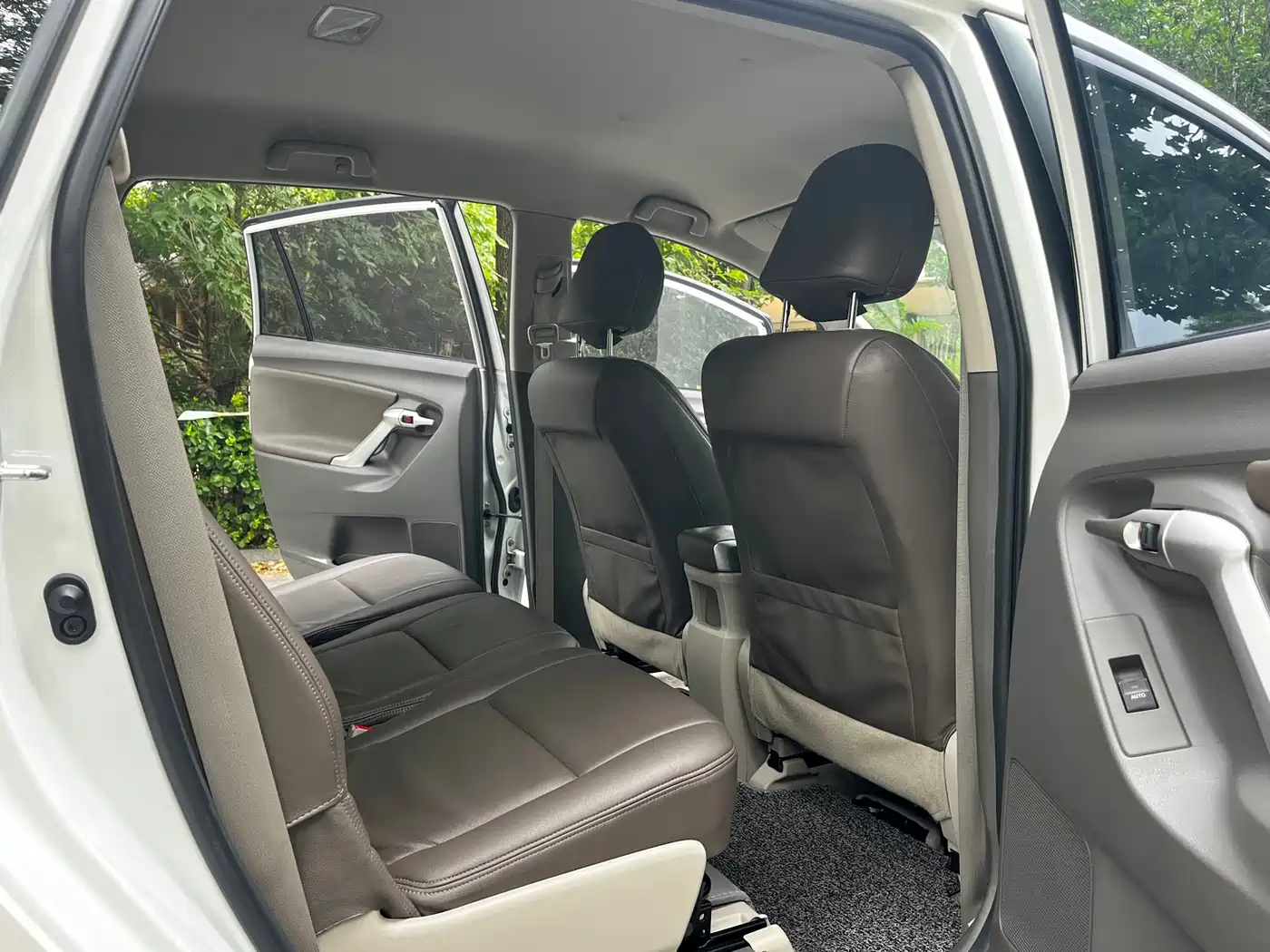 Toyota E'Z 2015 180E CVT Crossover Edition фото 11