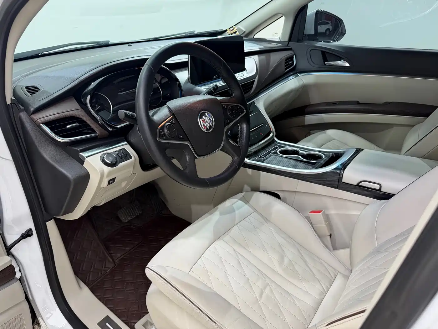 Фото 4 - Buick GL8
