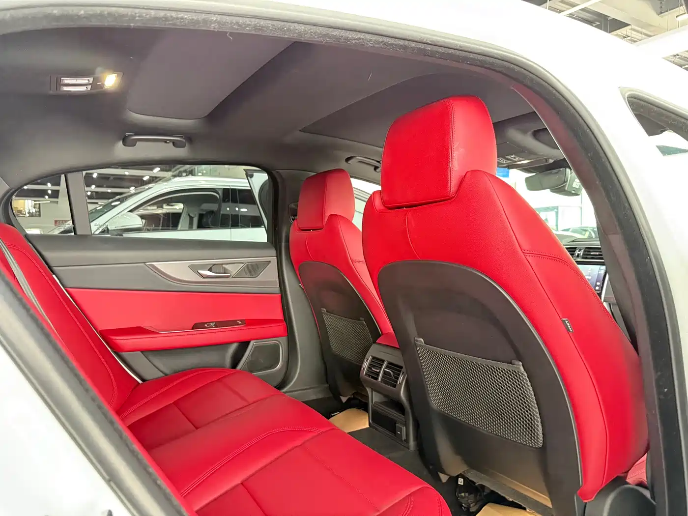 Photo 6 - Jaguar XEL
