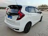 Фото 6 - Honda Fit
