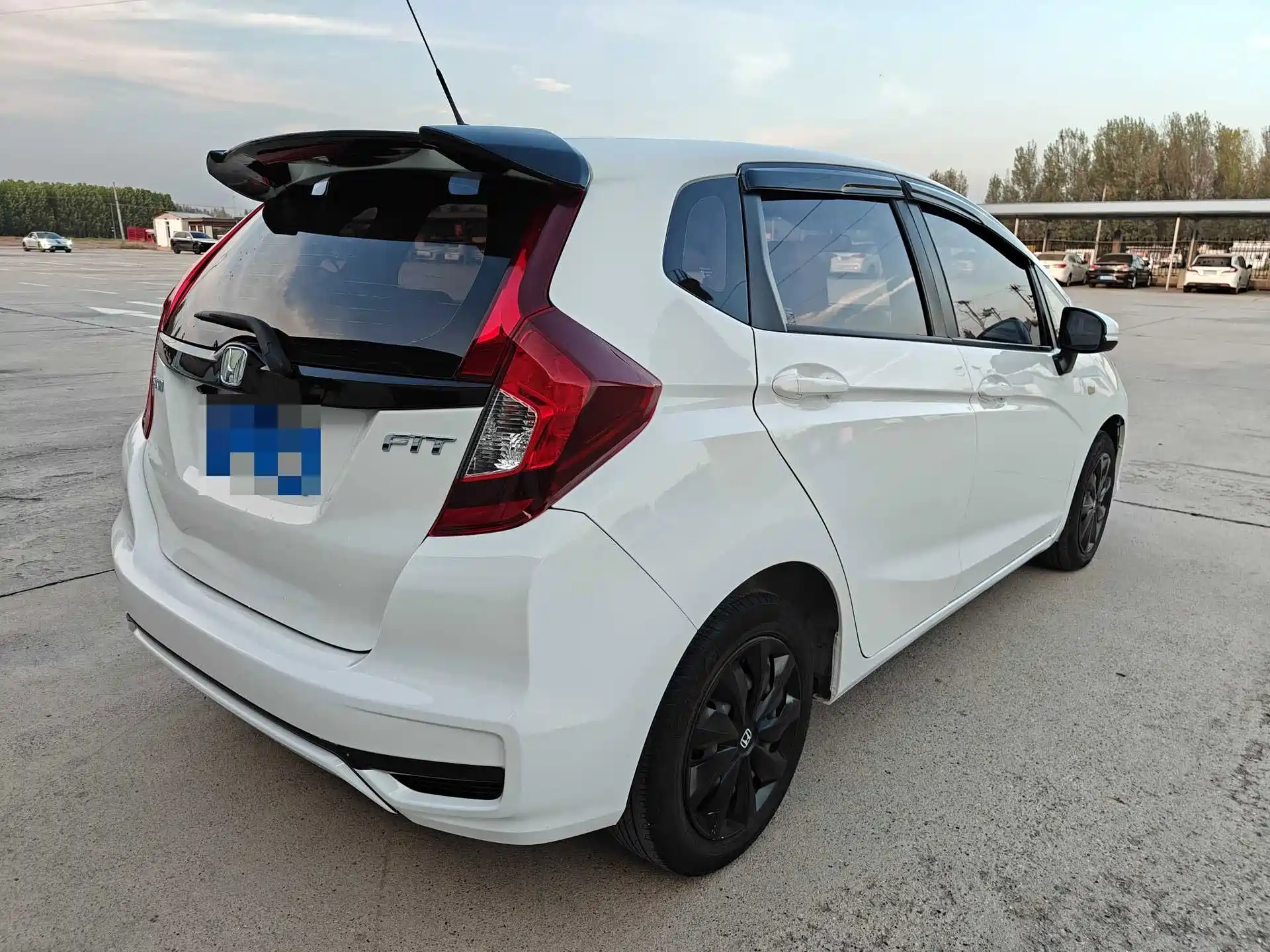 Фото 6 - Honda Fit
