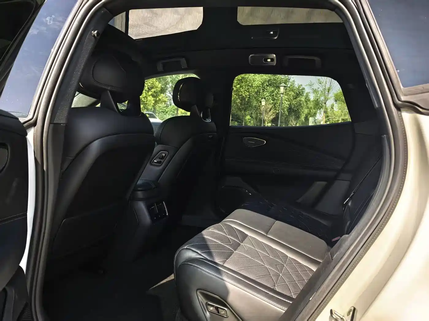 Lynk & Co 10 EM-P 2026 2025 Facelift 120 AWD Ultra