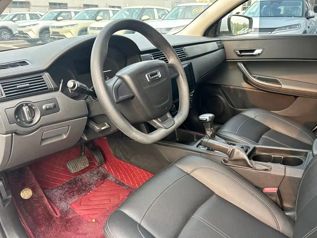 Photo 4 - Qoros 3