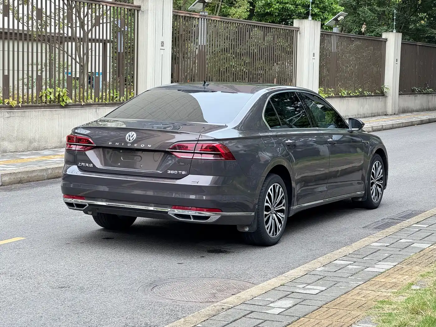 Volkswagen Phideon 2018 Facelift 380TSI FWD Business фото 10
