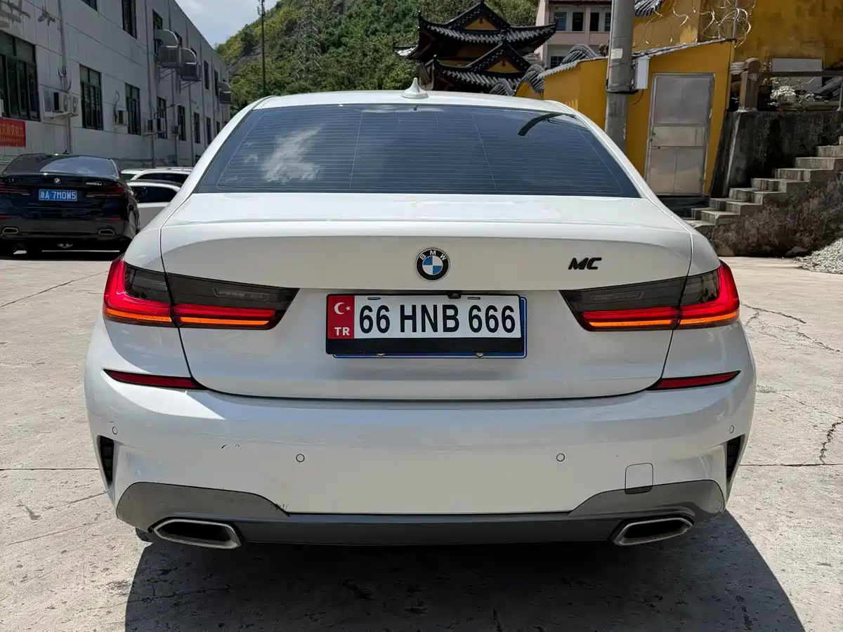 Фото 9 - BMW 3 Series