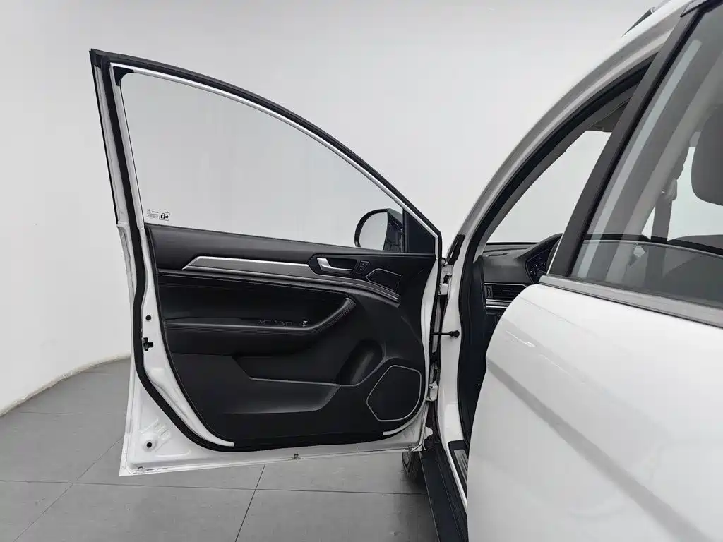 Фото 8 - Haval H6