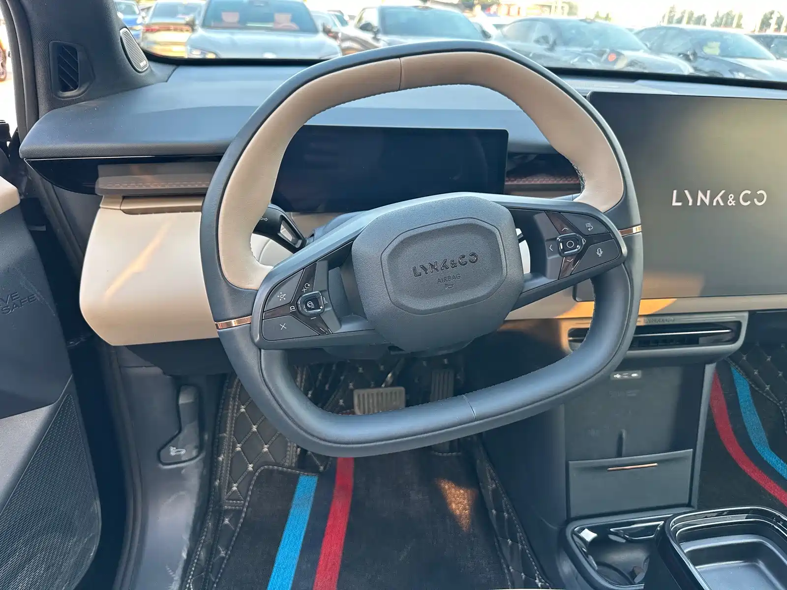 Фото 5 - Lynk & Co Z20