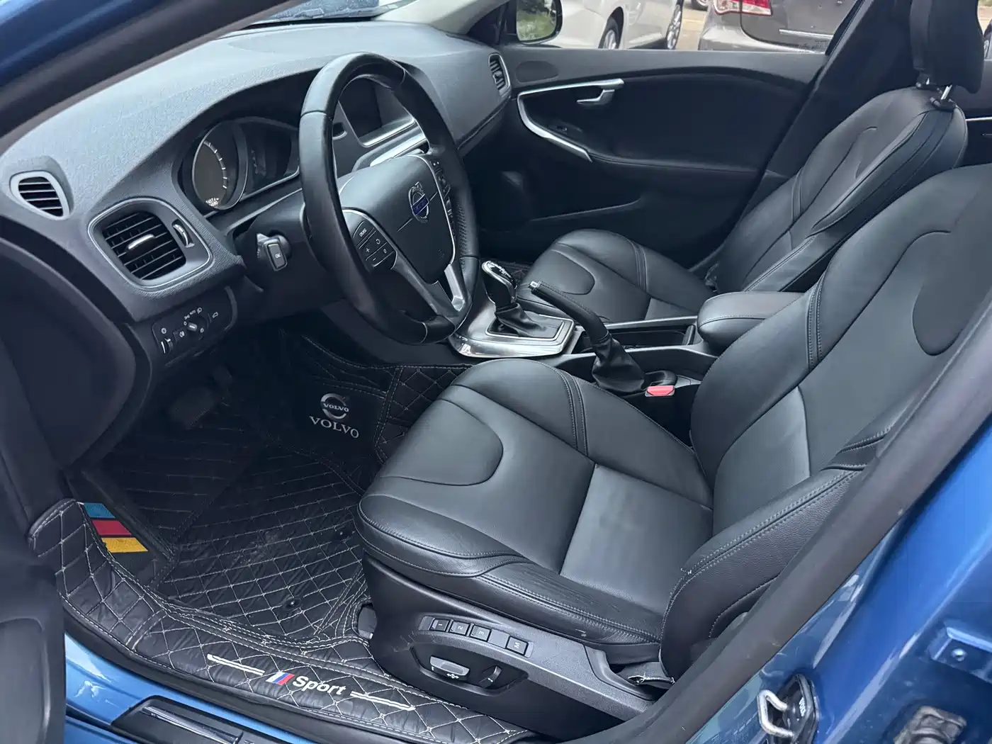 Volvo V40 2014 2015 1.6T Smart Elegance Edition