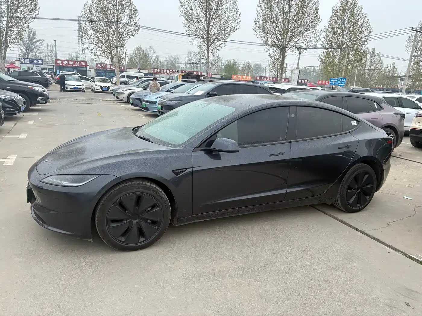 TESLA MODEL 3