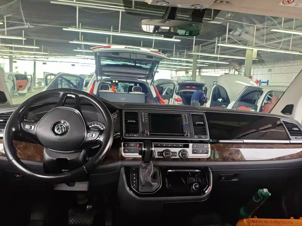 Volkswagen Multivan 2019 2019 2.0TSI 4WD Premium 7-seater